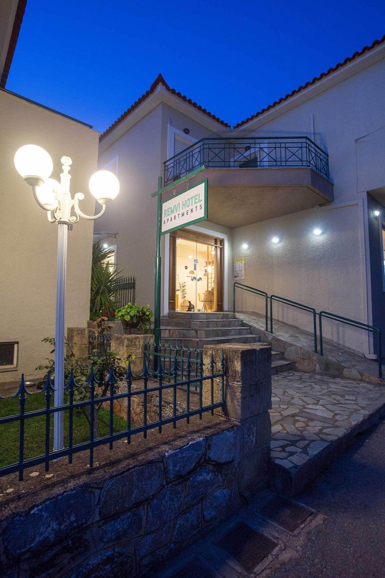 Remvi Hotel - Apartments Ступа Екстер'єр фото