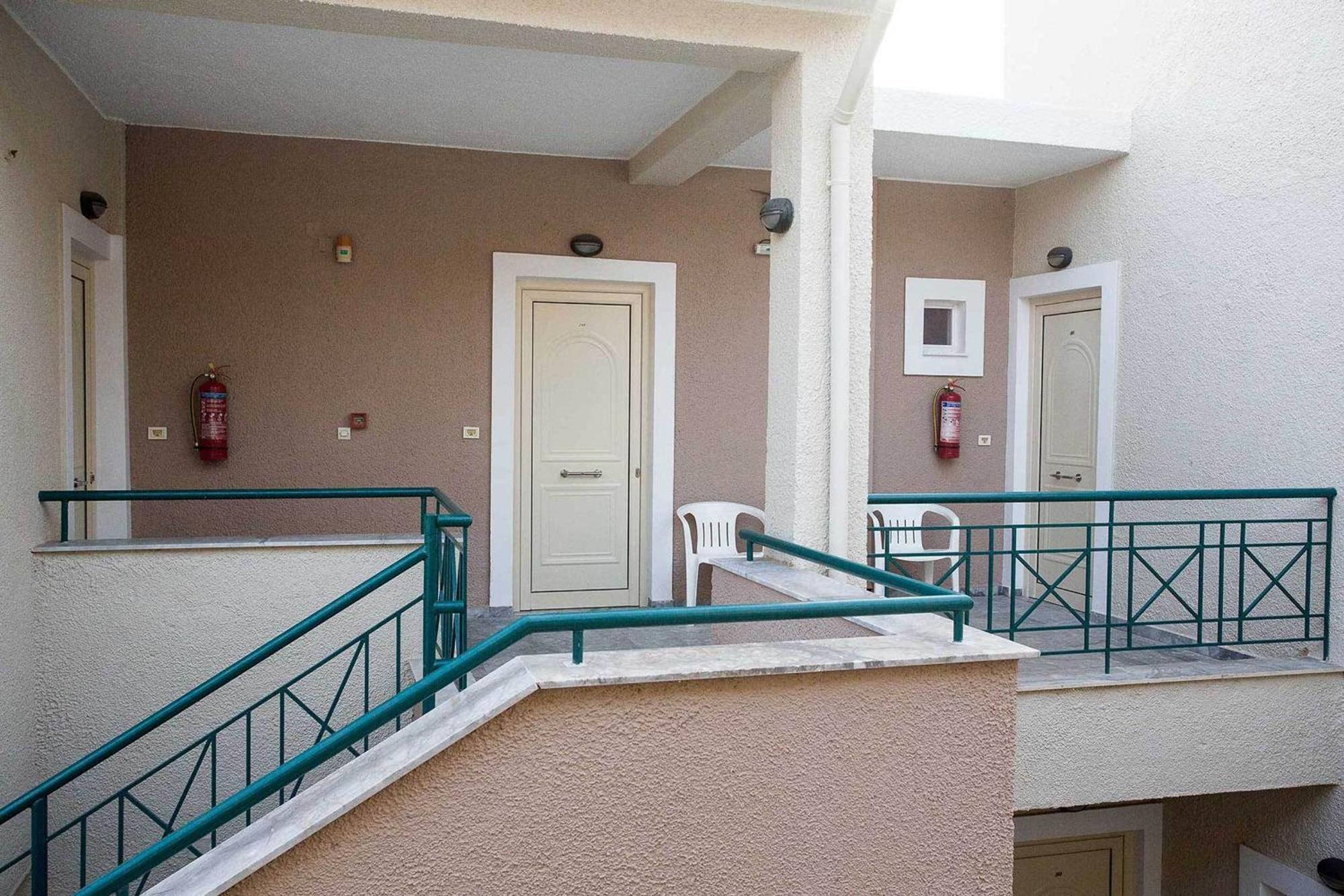Remvi Hotel - Apartments Ступа Екстер'єр фото